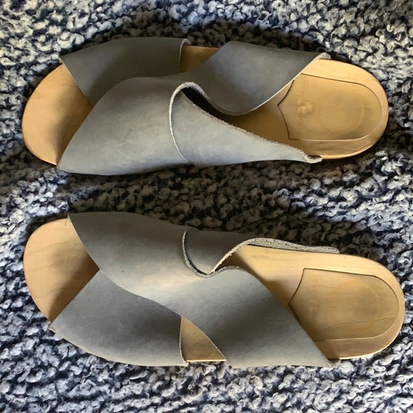 No.6 Suede Frida Flat Clog - Picture 1 of 16